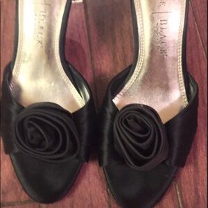 Black Floral Accent Women's Dress Shoes -